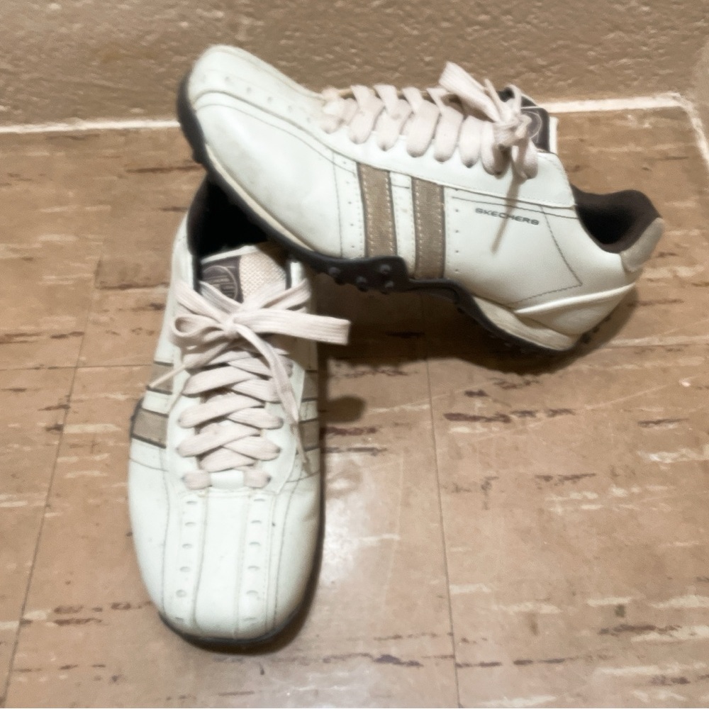 Men’s Low Top leather off white, lace up Sketchers Sneaker. US size 8 - Picture 6 of 7